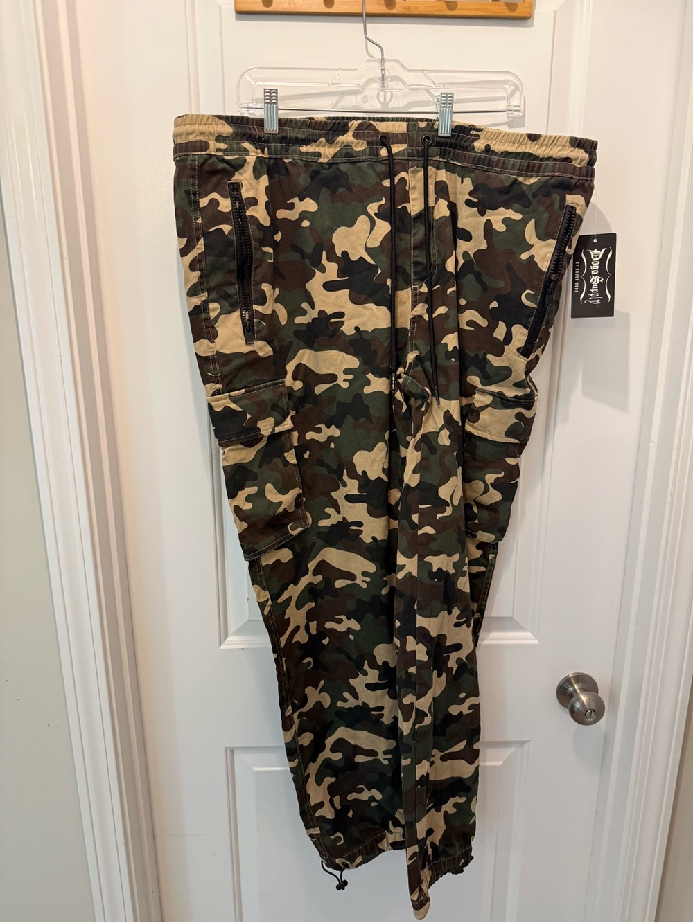 Men's Camouflage Cargo Joggers - Elastic Waist, Multi-Pocket - Picture 1 of 3